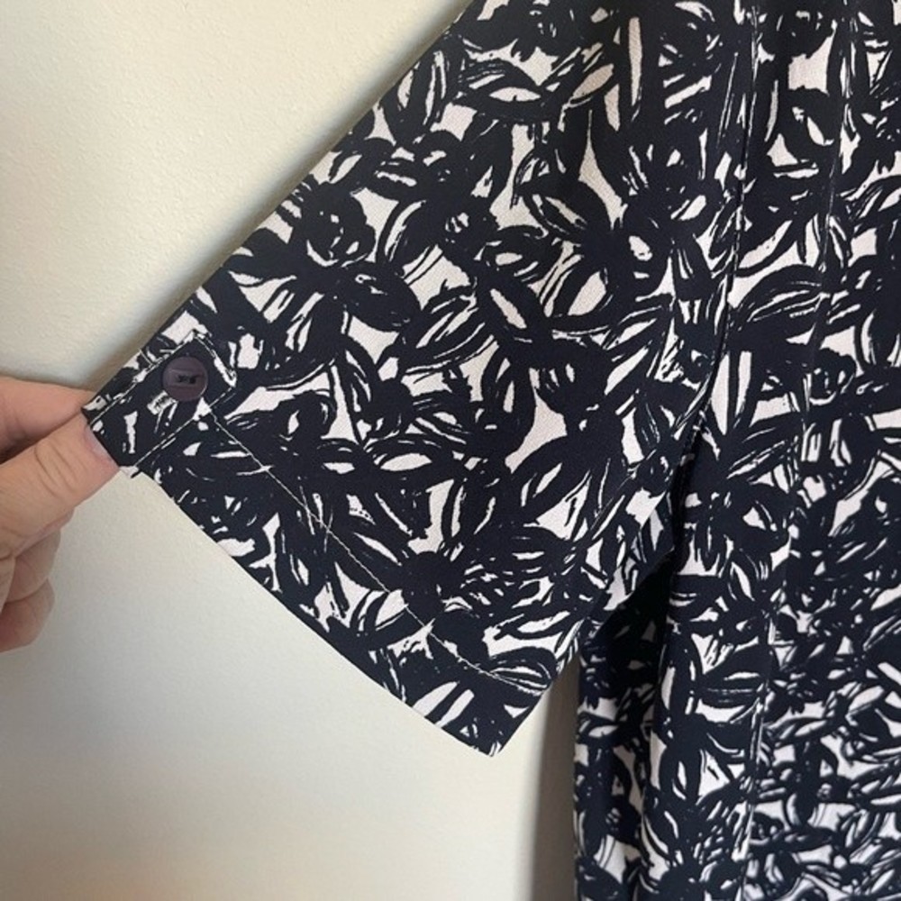 Koret Navy Blue White Floral Print Button Up V Neck Size M - Picture 7 of 10